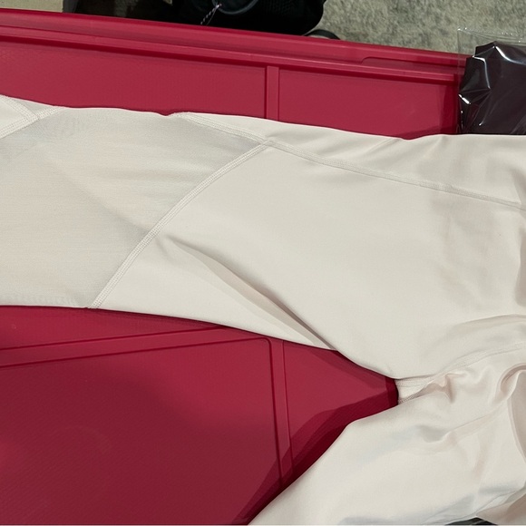 Athleta Med light pink NWOT, so comfortable and soft. - Picture 8 of 11